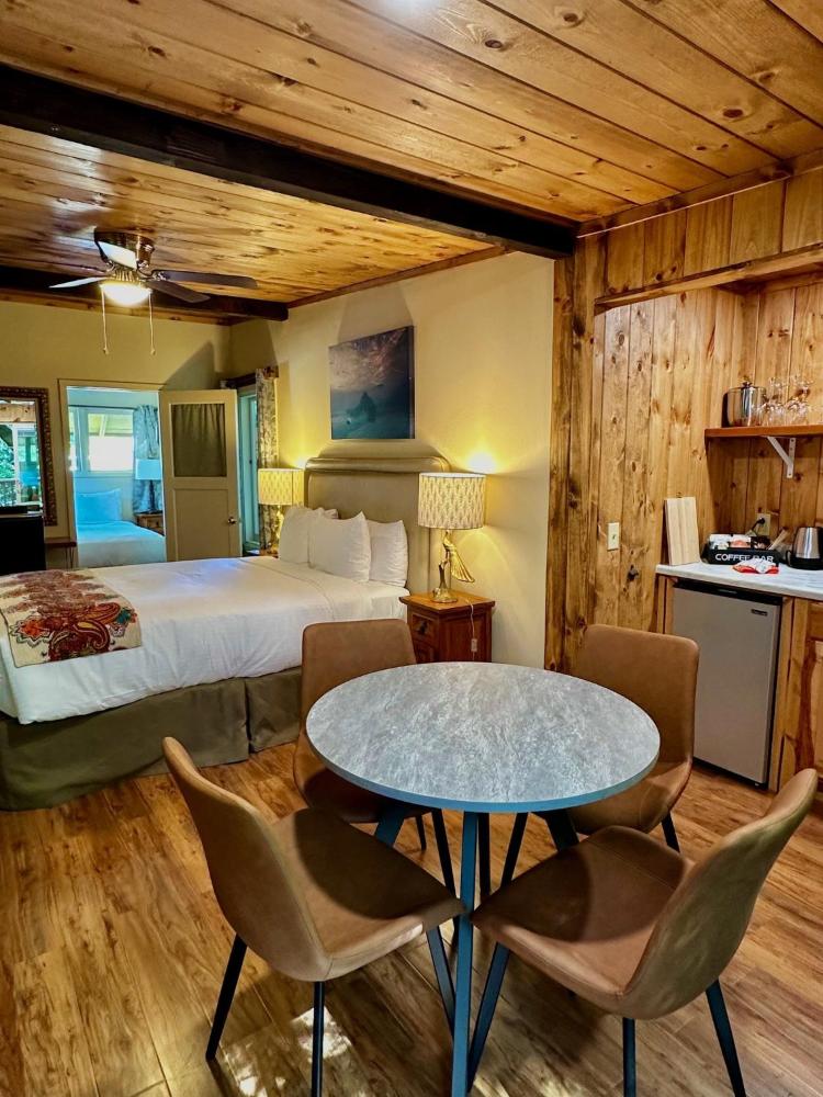 Classic Quadruple Room interior
